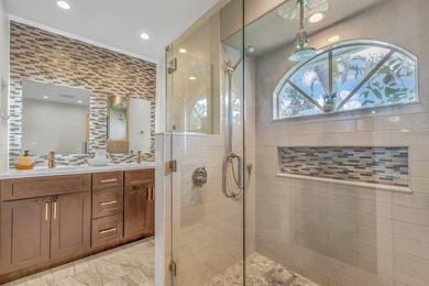 Welcome to your private 1 acre resort oasis! This 6 bedroom, 4 - photo 12