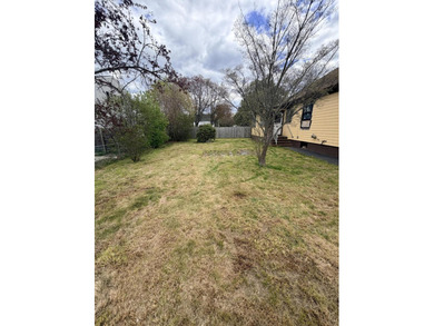 Beautiful bungalow style home. Set up for single floor - photo 13