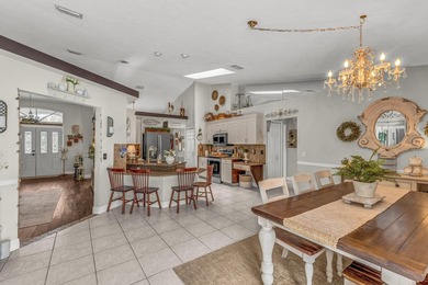 Welcome to your private 1 acre resort oasis! This 6 bedroom, 4 - photo 14