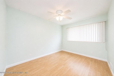 Welcome to 38 Stone Ln, Staten Island, NY 10314 - a - photo 14