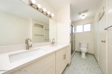 Welcome to 38 Stone Ln, Staten Island, NY 10314 - a - photo 15