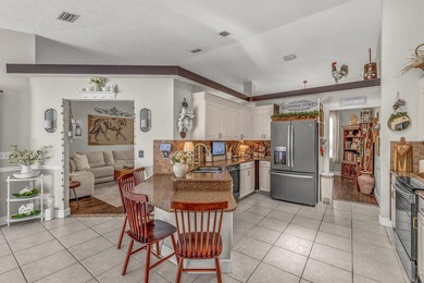 Welcome to your private 1 acre resort oasis! This 6 bedroom, 4 - photo 16