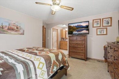 Beautiful 4 bedroom, 3 bath rambler on 1+ acre lot across the - photo 16