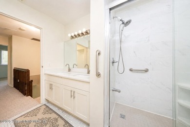 Welcome to 38 Stone Ln, Staten Island, NY 10314 - a - photo 17