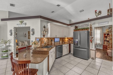 Welcome to your private 1 acre resort oasis! This 6 bedroom, 4 - photo 19