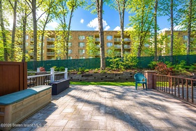 Welcome to 38 Stone Ln, Staten Island, NY 10314 - a - photo 20