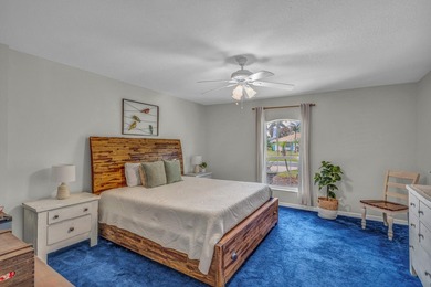 Welcome to your private 1 acre resort oasis! This 6 bedroom, 4 - photo 27