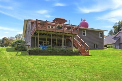 Beautiful 4 bedroom, 3 bath rambler on 1+ acre lot across the - photo 29