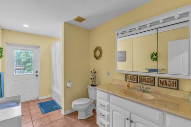 Welcome to your private 1 acre resort oasis! This 6 bedroom, 4 - photo 31