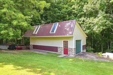 Beautiful 4 bedroom, 3 bath rambler on 1+ acre lot across the - photo 31