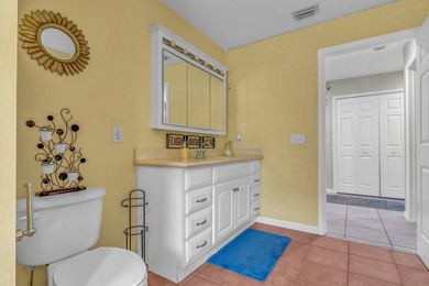 Welcome to your private 1 acre resort oasis! This 6 bedroom, 4 - photo 32