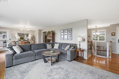 Columbia River view home with flexible living options and - photo 6
