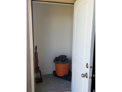 Welcome to this amazing TOP LEVEL 3 bedroom and 2 full Bathroom - photo 13