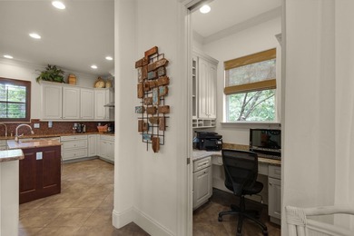 Beautiful Mediterranean home located in the sought after - photo 17