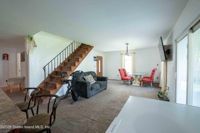 Welcome to this spacious and uniquely designed single-family - photo 21