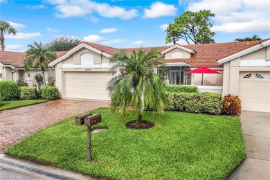 This charming 3 bedroom, 2 bath courtyard villa home is nicely - photo 2