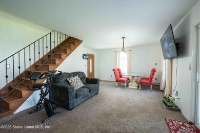 Welcome to this spacious and uniquely designed single-family - photo 22