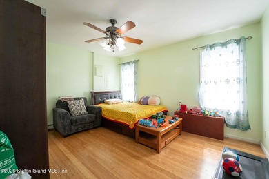 Welcome to this spacious and uniquely designed single-family - photo 25