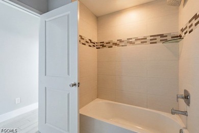 Welcome to this beautifully maintained 4-bedroom, 2-bath home - photo 7