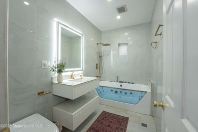 Welcome to this spacious and uniquely designed single-family - photo 27