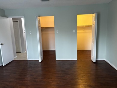 Rare double corner lot with an additional large detached two car - photo 8