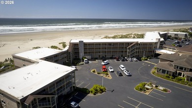 Wake up to breathtaking views and the sound of the Pacific Ocean - photo 31