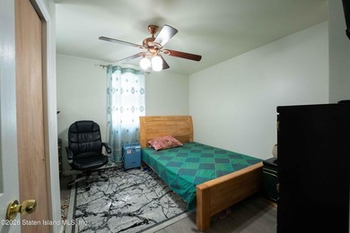 Welcome to this spacious and uniquely designed single-family - photo 32