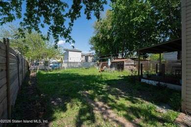 Welcome to this spacious and uniquely designed single-family - photo 40