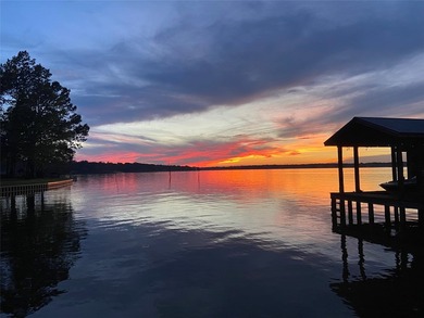Rustic Lakefront Log Home with Stunning Sunsets No HOA - photo 5