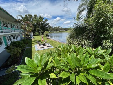 (private lake, pond, creek) Condo For Sale in St. Petersburg Florida