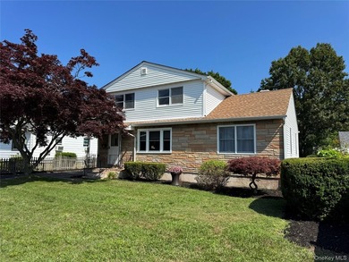 Newly renovated home with a 2nd floor apartment! This cheerful - photo 1