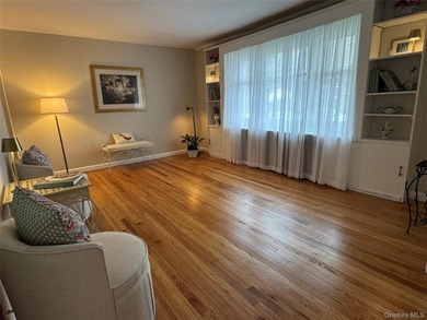 Newly renovated home with a 2nd floor apartment! This cheerful - photo 2
