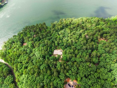 Updated and filled with light! One-level home on a private - photo 3
