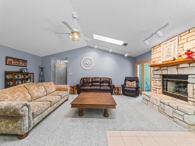 Updated and filled with light! One-level home on a private - photo 10