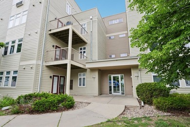 Price Reduced! Midtown Commons Neighborhood! Discover perfect - photo 2