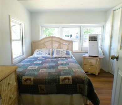 This updated, 2-bedroom, 1.5-bath mobile home, built in 1973 - photo 6