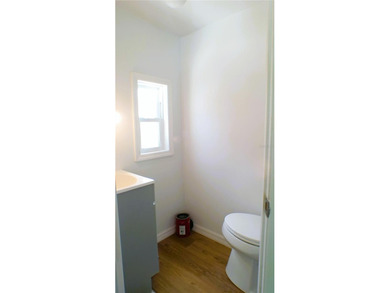 This updated, 2-bedroom, 1.5-bath mobile home, built in 1973 - photo 7
