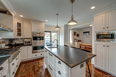 Welcome to this beautifully updated Colonial in the heart of - photo 11
