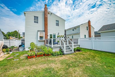 Welcome to this beautifully updated Colonial in the heart of - photo 21
