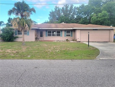 Lake Jackson - Highlands County Home Active Under Contract in Sebring Florida