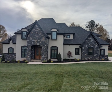 Lake Norman Home For Sale in Mooresville North Carolina