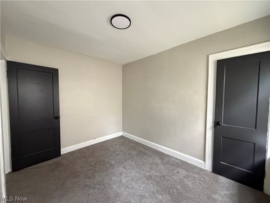 Looking for a turnkey investment or the perfect owner-occupied - photo 10