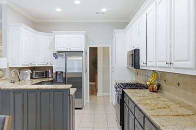 Don't miss this charming home with a fantastic one-level floor - photo 8