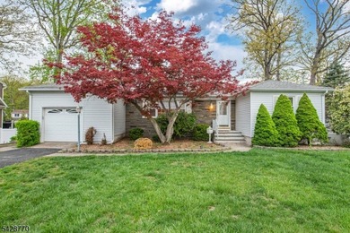 Exceptional Packanack Lake ranch offering the perfect blend of - photo 1