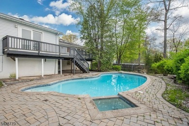 Exceptional Packanack Lake ranch offering the perfect blend of - photo 3