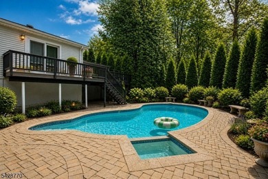 Exceptional Packanack Lake ranch offering the perfect blend of - photo 4