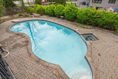 Exceptional Packanack Lake ranch offering the perfect blend of - photo 7