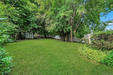 Opportunity knocks! This 1,858 sq. ft. colonial sits on a 0 - photo 3