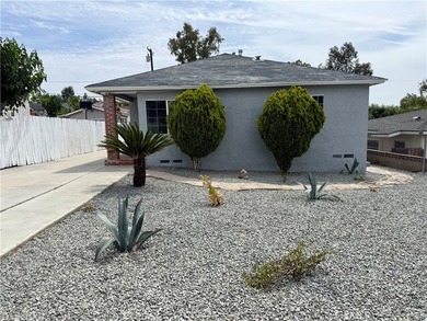 Newly remodeled 2 bedrooms, 1 bath home with a spacious den that - photo 1