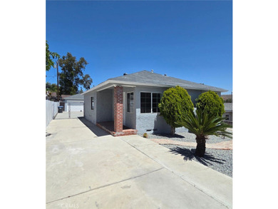Newly remodeled 2 bedrooms, 1 bath home with a spacious den that - photo 2